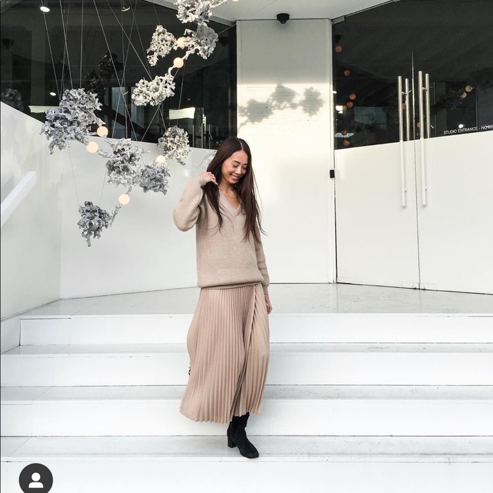 Babaton 1-01 unwerth wool vneck sweater size XXS